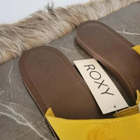 Roxy Sandals - Picture 3 of 5